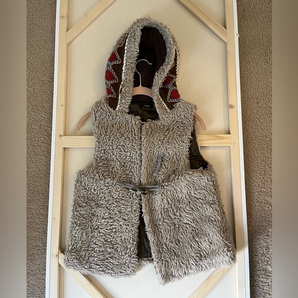 Millau furry vest